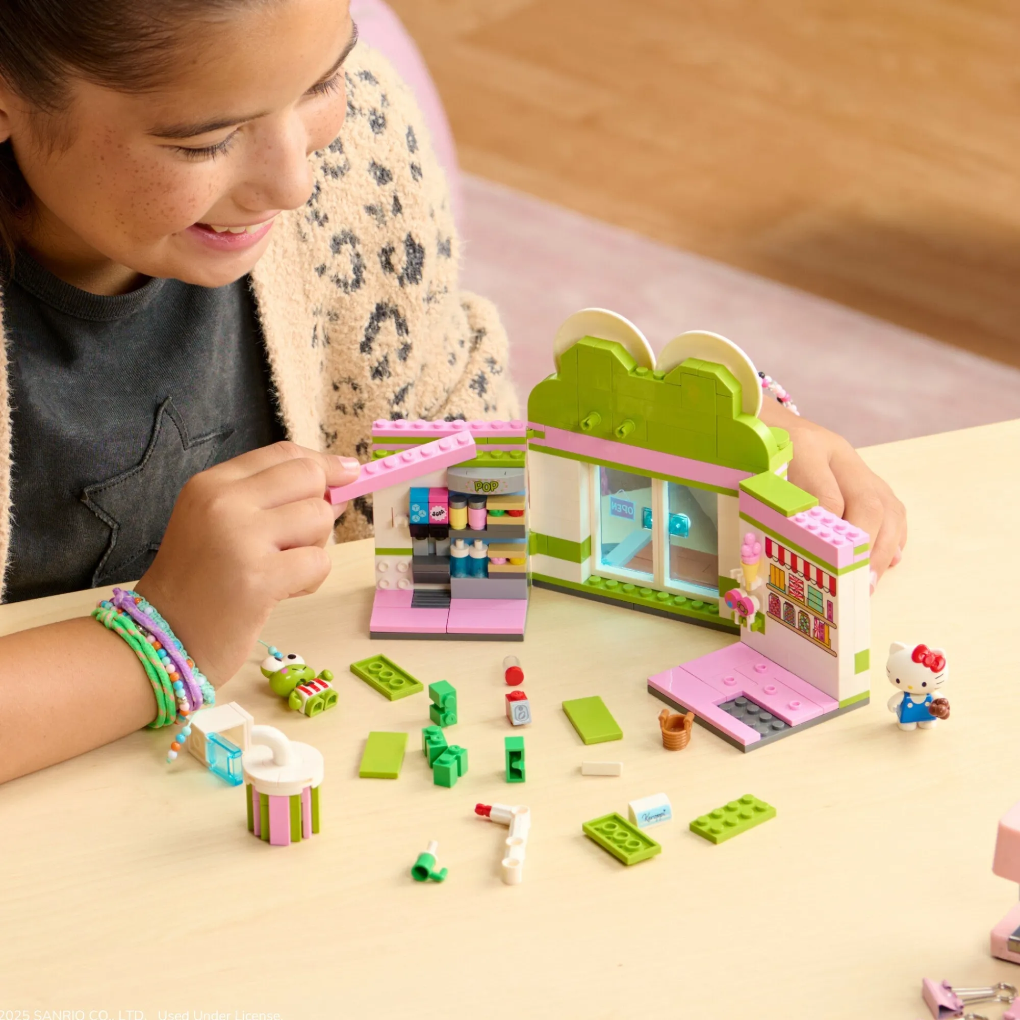 Jazwares Hello Kitty and Friends BLDR Building Set (Keroppi Mart)