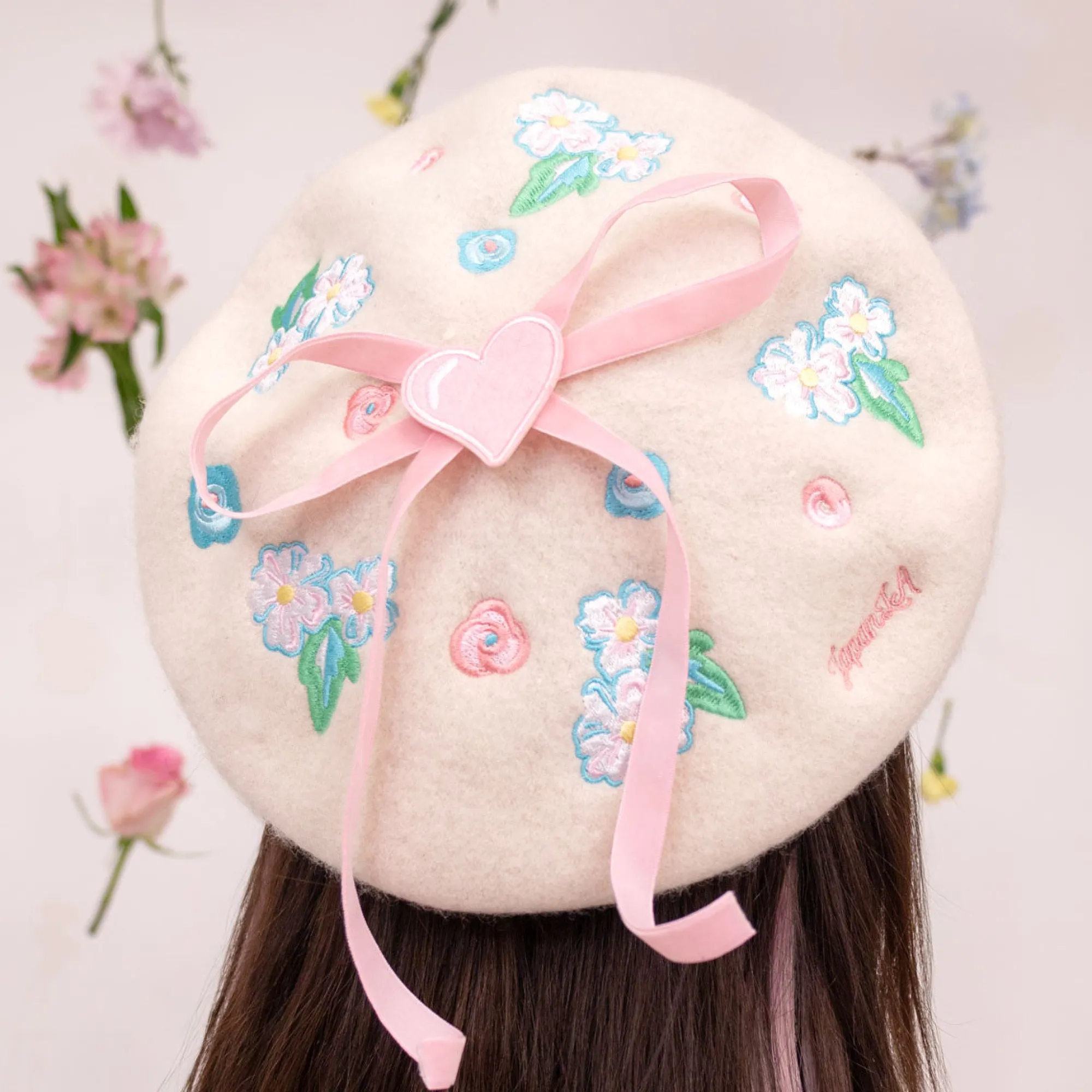 JapanLA Hello Kitty Floral Beret