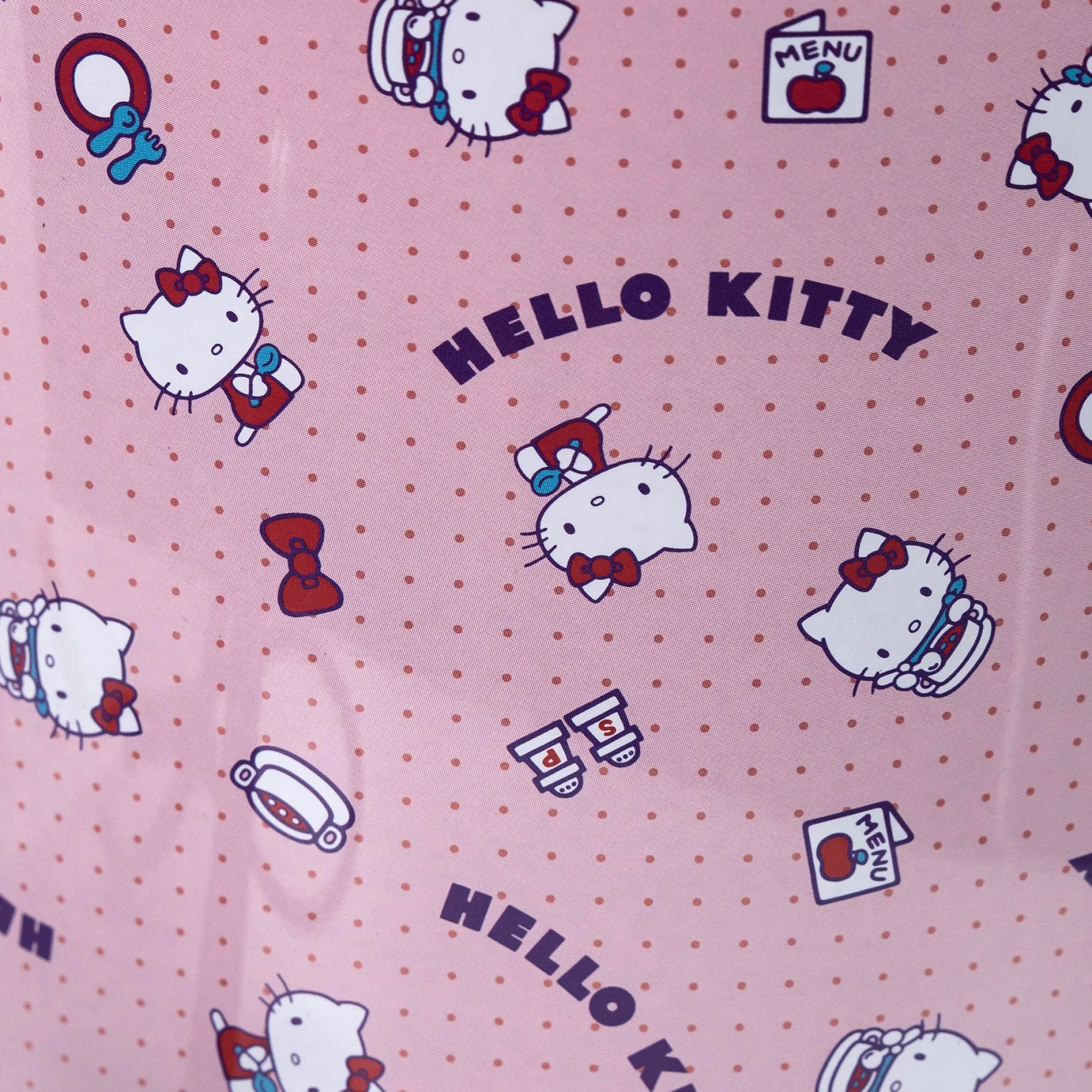 Uncanny Brands Wholesale Hello Kitty 2-Quart Slow Cooker