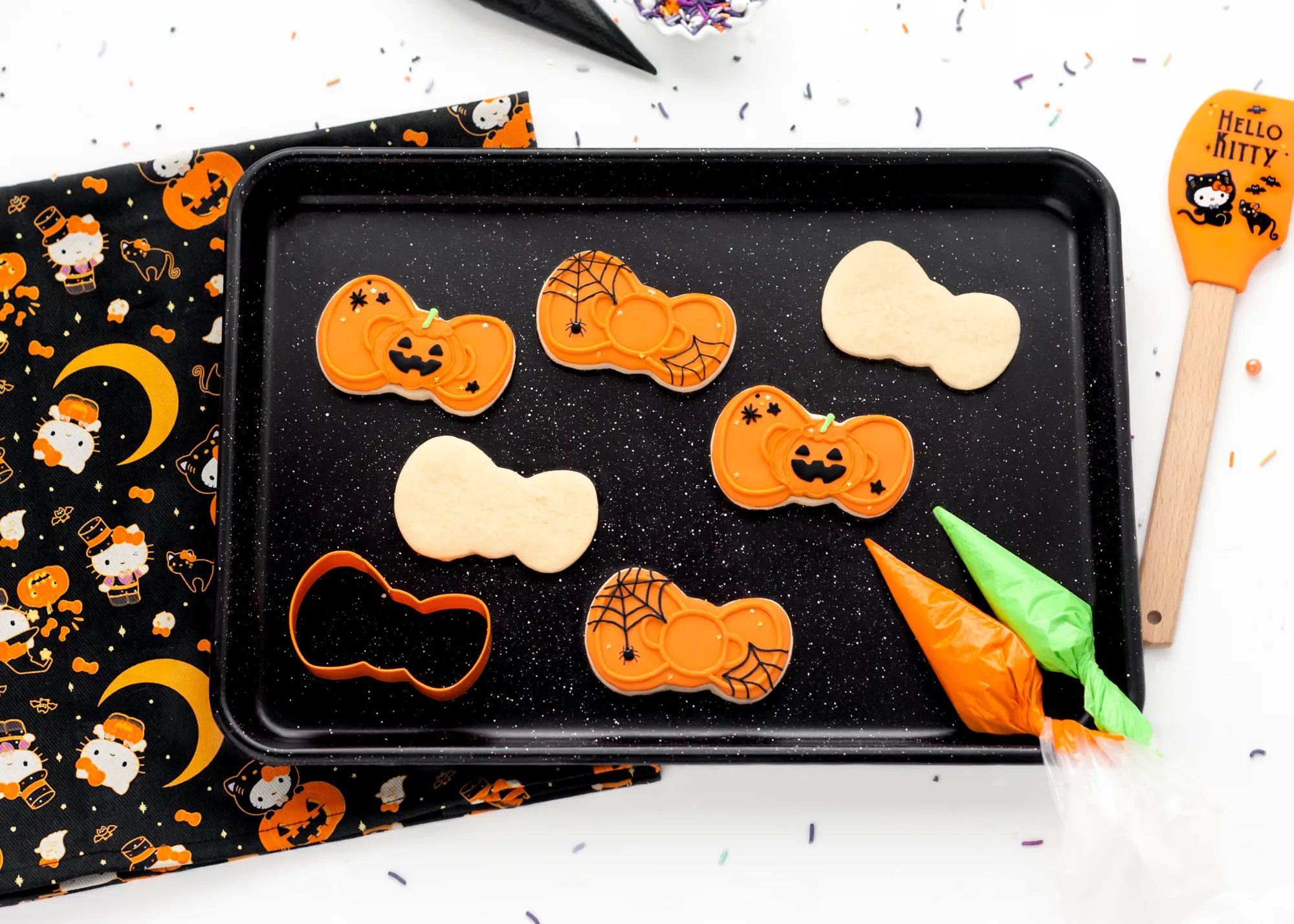 Handstand Kitchen Hello Kitty Spooky Cookie Cutter Set with Spatula
