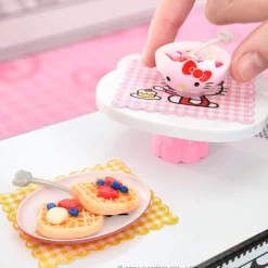 MGA Hello Kitty x 's Miniverse Make It Mini Food Blind Capsule (Series 1)