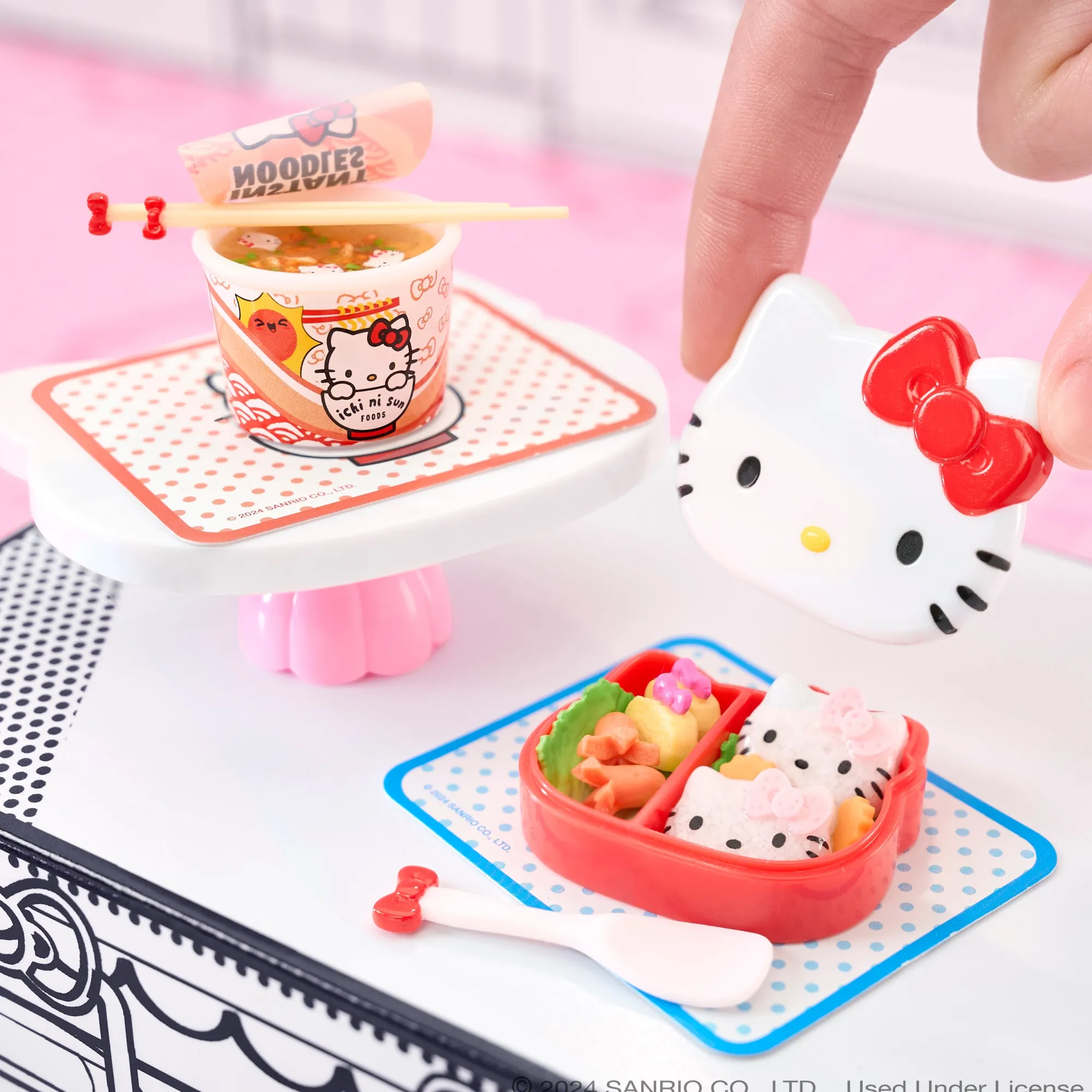 MGA Hello Kitty x 's Miniverse Make It Mini Food Blind Capsule (Series 1)