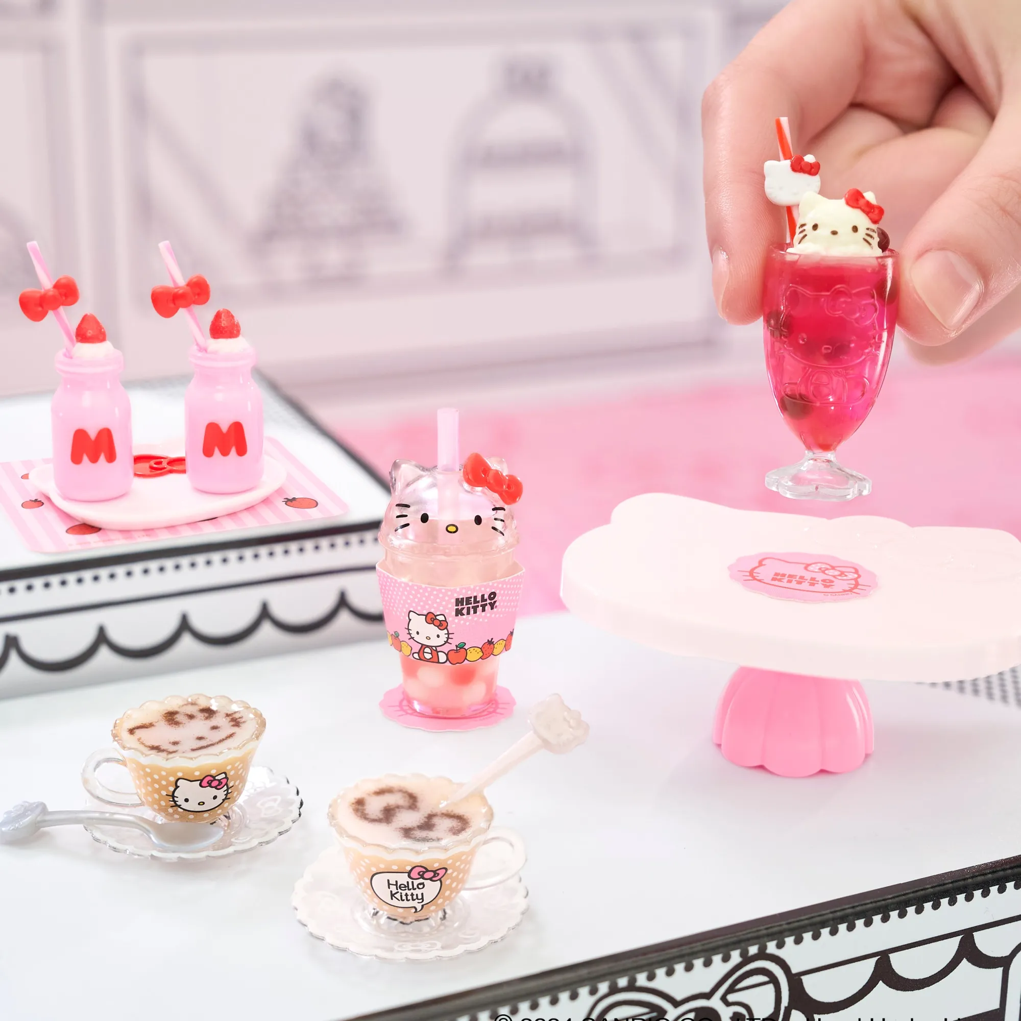 MGA Hello Kitty x 's Miniverse Make It Mini Food Blind Capsule (Series 1)