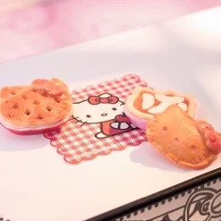 MGA Hello Kitty x 's Miniverse Make It Mini Food Blind Capsule (Series 1)